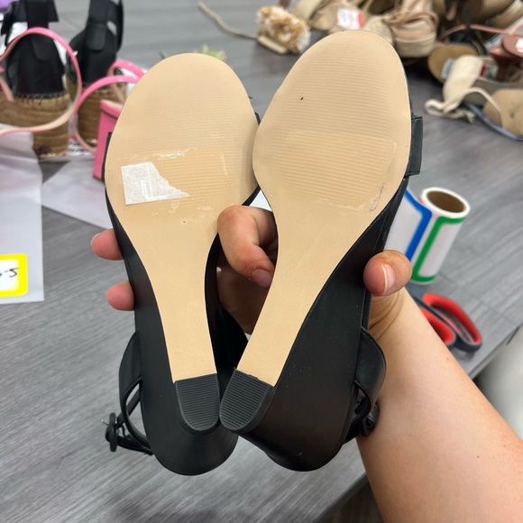 NORDSTROM RACK Comfortable Black Open Toe Block Heel Sandal - size 6.5 - Picture 4 of 4